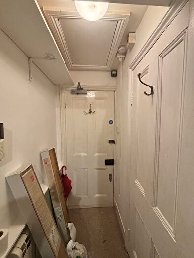 Studio To Rent In The Avenue, Worcester Park, KT4