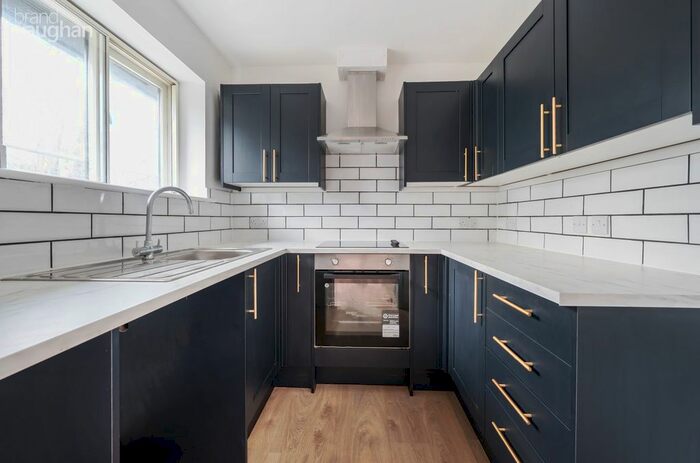 2 Bedroom Flat To Rent In Tongdean Lane, Preston, Brighton, East Sussex, BN1