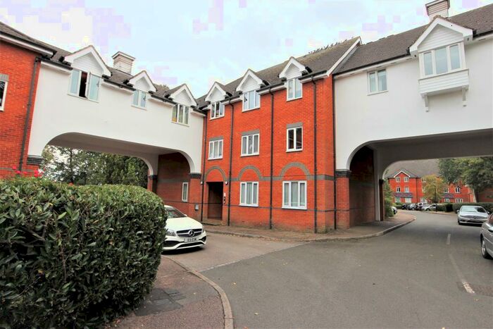 3 Bedroom Apartment To Rent In St Cross Court, Hoddesdon, EN11