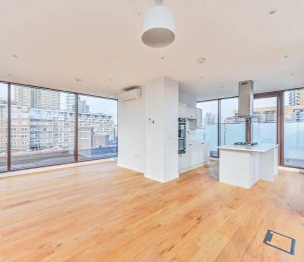 3 Bedroom Flat For Sale In Flat, Battersea High Street, London, SW11