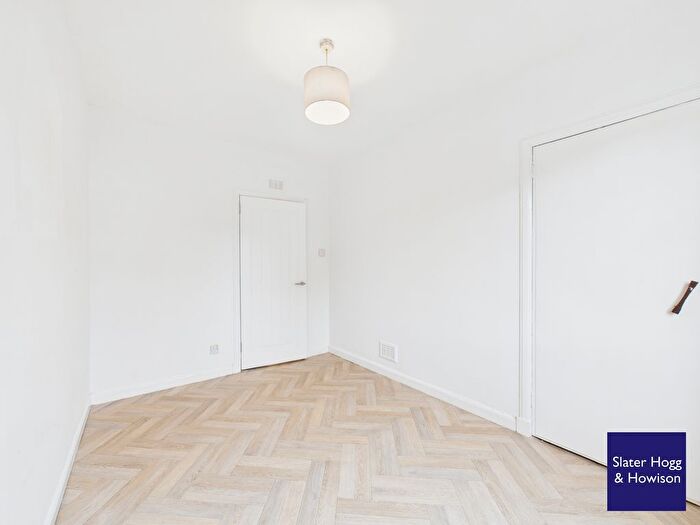 3 Bedroom Flat To Rent In West Mains Road, East Kilbride, G74