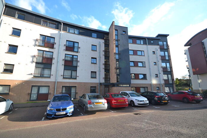 2 Bedroom Flat To Rent In East Pilton Farm Crescent, Fettes, Edinburgh, EH5