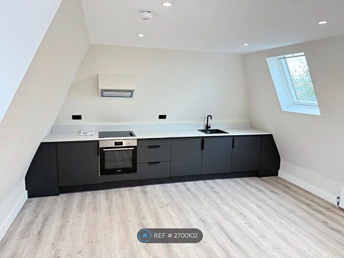 3 Bedroom Flat To Rent In London Road, Sevenoaks, TN13