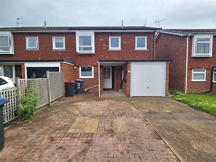 4 Bedroom Semi-Detached House To Rent In Rushmead Close, Canterbury, CT2