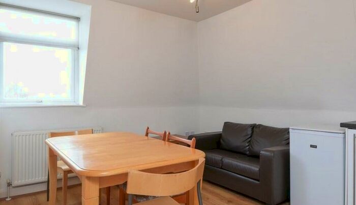 1 Bedroom Apartment To Rent In Dollis Road, Mill Hill Finchley Central, NW7