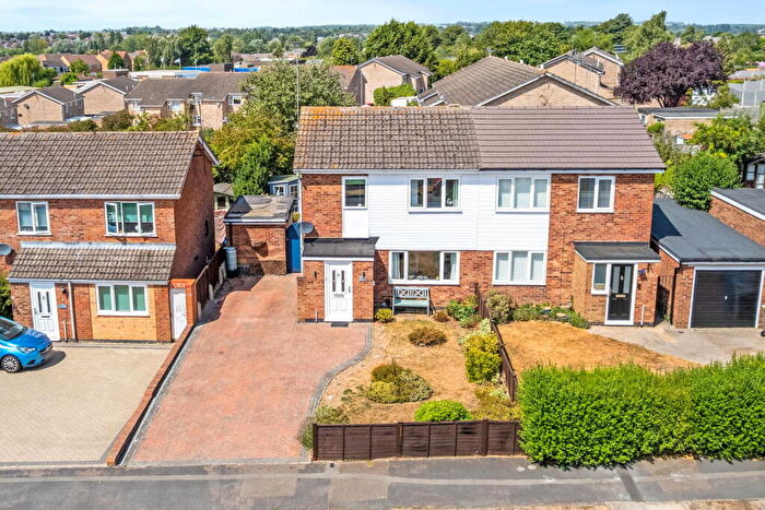 3 Bedroom Semi-Detached House For Sale In St Johns Road, Kettering, NN15
