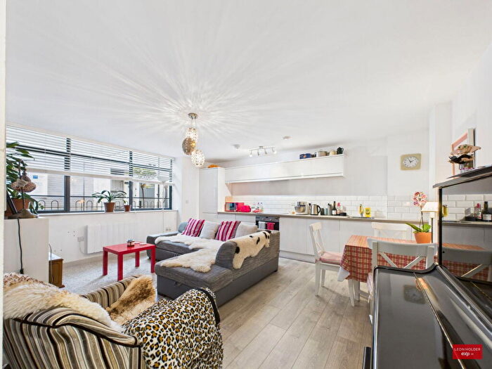 1 Bedroom Flat For Sale In Three Cocks Lane, Gloucester, GL1