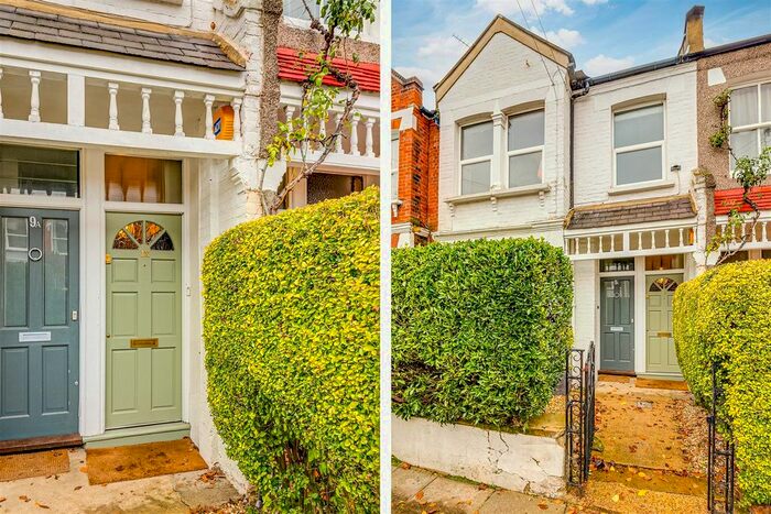 3 Bedroom Maisonette To Rent In Astonville Street, London, SW18