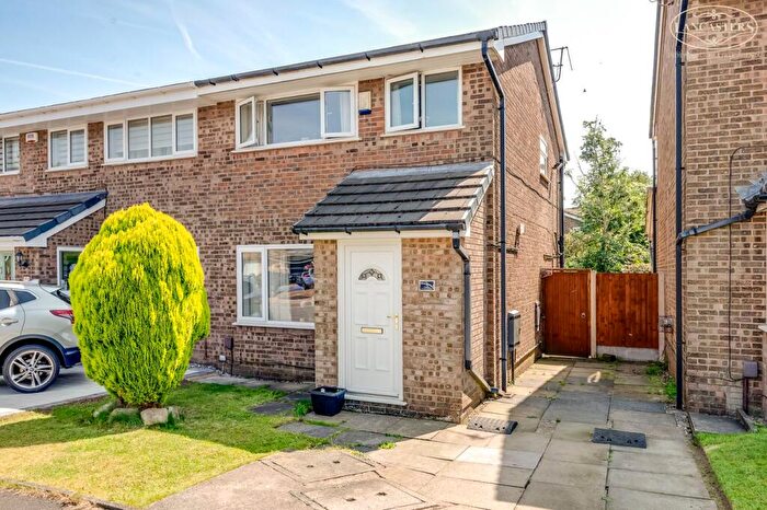 3 Bedroom Semi-Detached House For Sale In Vauze Avenue, Blackrod, Bolton, BL6