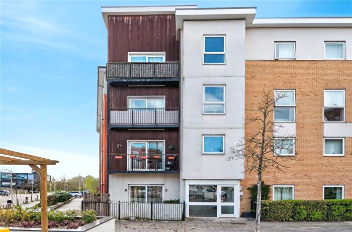 2 Bedroom Apartment For Sale In Drake Way, Reading, Berkshire, RG2