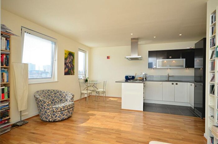 2 Bedroom Flat To Rent In Graphite Apartments, Old Street, London, N1