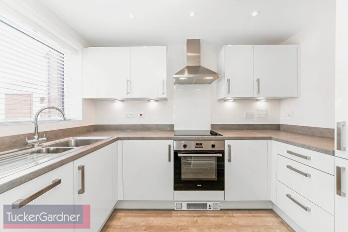 2 Bedroom House To Rent In Down House Drive, Cambridge, CB3