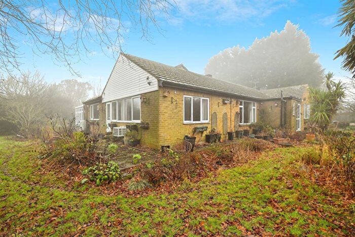 2 Bedroom Detached Bungalow For Sale In Amsbury Road, Coxheath, Maidstone, ME17
