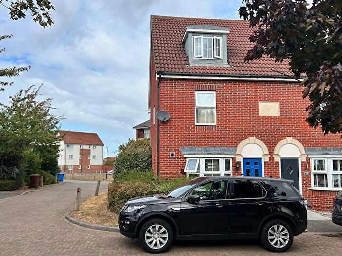 3 Bedroom House To Rent In Sittingbourne, ME10