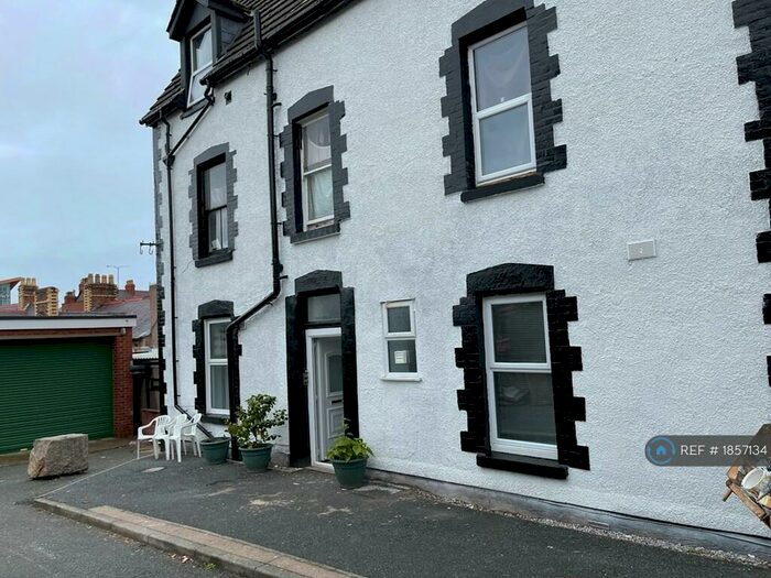 3 Bedroom Flat To Rent In Woodland Road West, Colwyn Bay, LL29