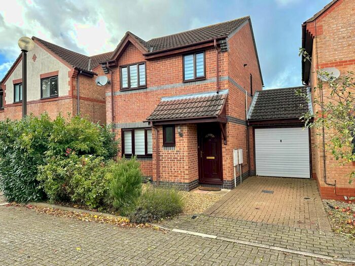 3 Bedroom Detached House To Rent In Hindemith Gardens, Old Farm Park, MK7