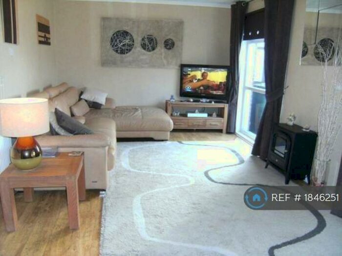3 Bedroom Terraced House To Rent In Chiltern Way, Winsford, CW7