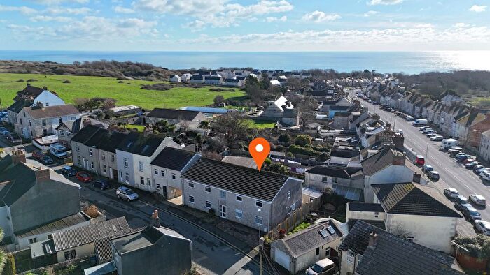 2 Bedroom Flat To Rent In Moorfield Road, Portland, DT5