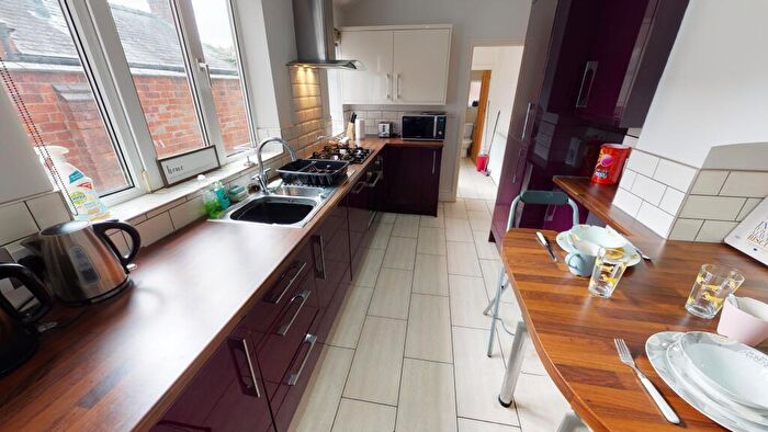 5 Bedroom Terraced House To Rent In Richmond Road - Student House - /, LN1