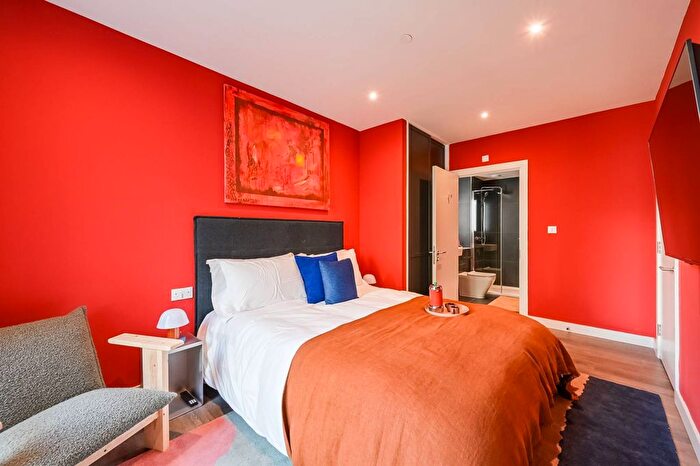 2 Bedroom Flat To Rent In Cherry Park Lane, Stratford, London, E20