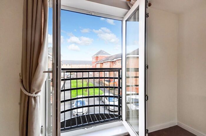 2 Bedroom Flat To Rent In Saltash Road, Swindon, SN2