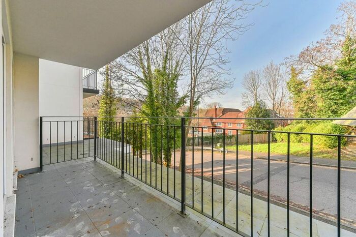 2 Bedroom Flat To Rent In St James Road, Croydon, Purley, CR8