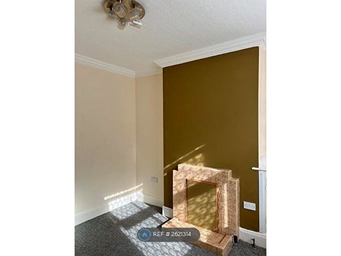 3 Bedroom End Of Terrace House To Rent In Montague Road, Leicester, LE2