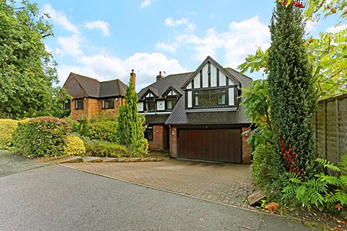 5 Bedroom Detached House For Sale In Pheasants Way, Rickmansworth, WD3