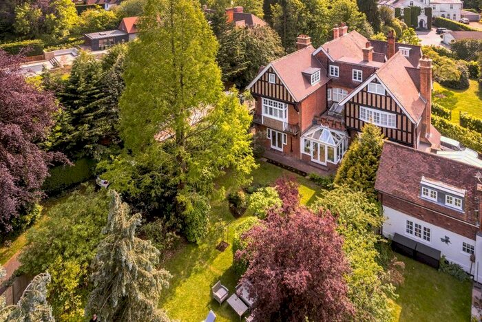 5 Bedroom Semi-Detached House To Rent In Oakhill Road, Sevenoaks, TN13