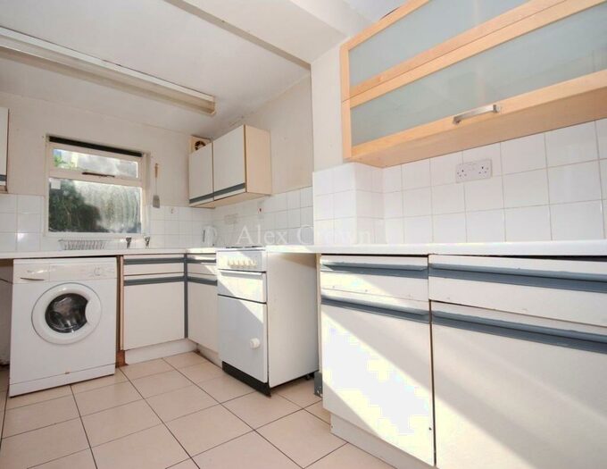 3 Bedroom Flat To Rent In Stapleton Hall Road, Finsbury Park, N4