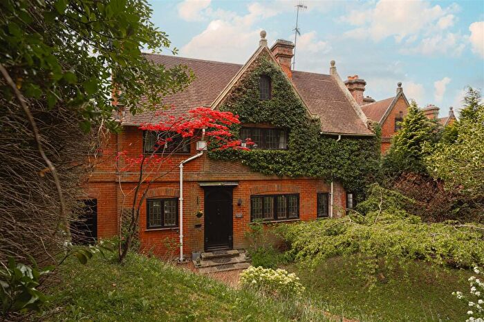 5 Bedroom Detached House For Sale In The Conduit, Bletchingley, RH1