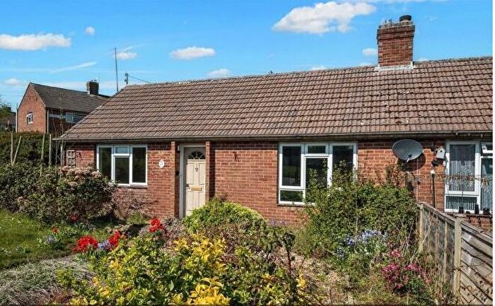 2 Bedroom Bungalow To Rent In Langmead Road, Crewkerne, TA18