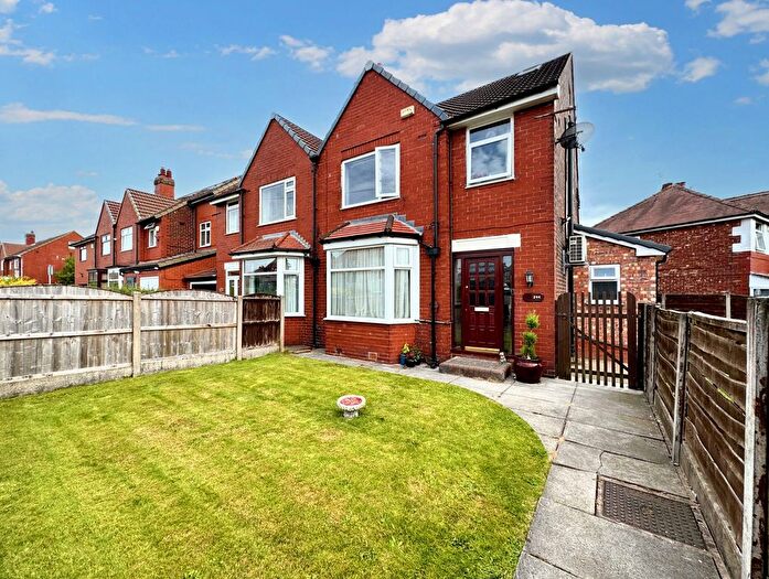 4 Bedroom Semi-Detached House For Sale In Heywood Road, Prestwich, M25
