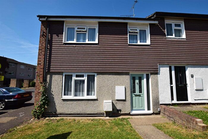 3 Bedroom End Of Terrace House To Rent In Deneway, Basildon, SS16