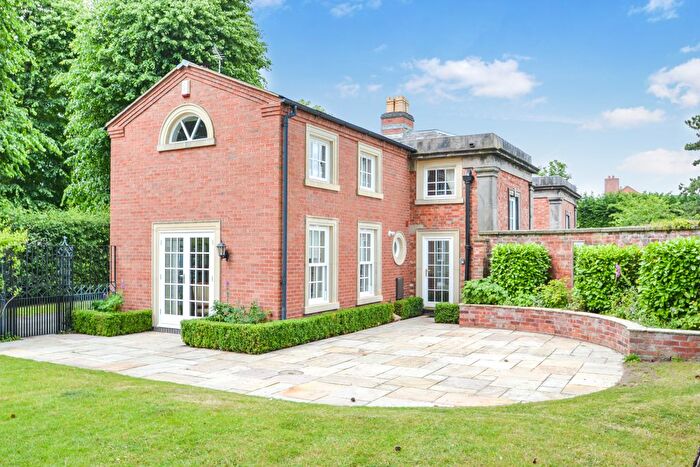 3 Bedroom Detached House For Sale In Weald Moors Park, Preston, TF6