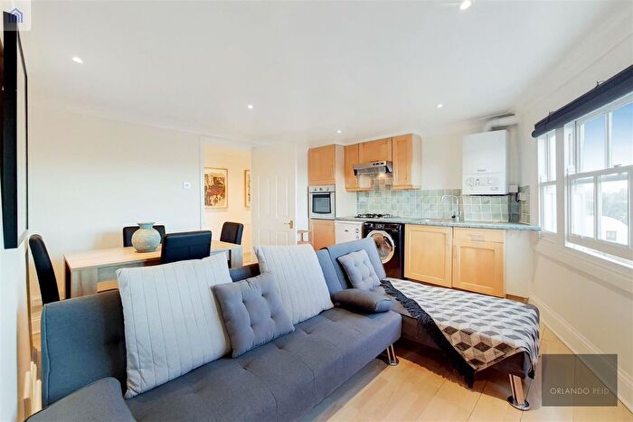 1 Bedroom Flat To Rent In Voltaire Road, London, SW4