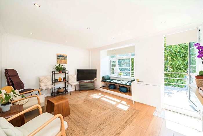 2 Bedroom Flat To Rent In Uxbridge Road, Ealing, W5