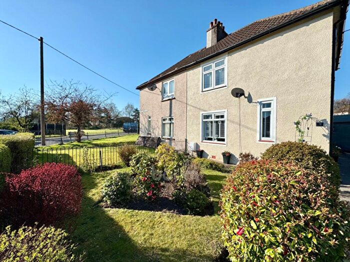 3 Bedroom Semi-Detached House For Sale In Longbar Avenue, Glengarnock, KA14