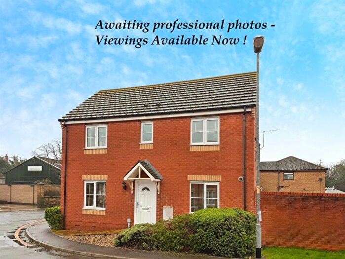 3 Bedroom Detached House For Sale In Silverstone Road, Bourne, PE10