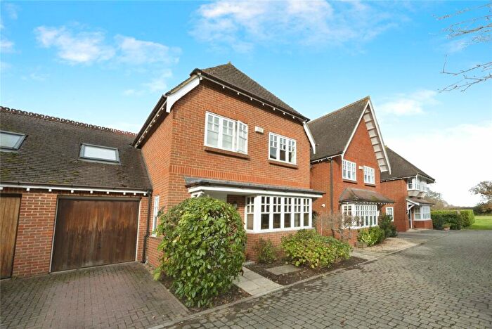 4 Bedroom Detached House For Sale In Walnut Tree Place, Send, Woking, Surrey, GU23