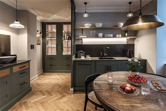 2 Bedroom Flat To Rent In Rivermead Court, Ranelagh Gardens, London, SW6