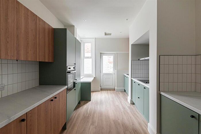 6 Bedroom Terraced House To Rent In Highbury, Jesmond, Newcastle Upon Tyne, NE2