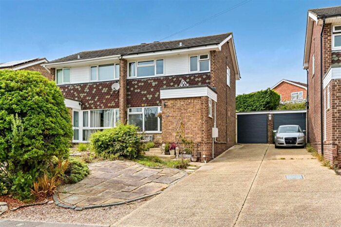 3 Bedroom Semi Detached House For Sale In Jumar Close, Warsash, SO31