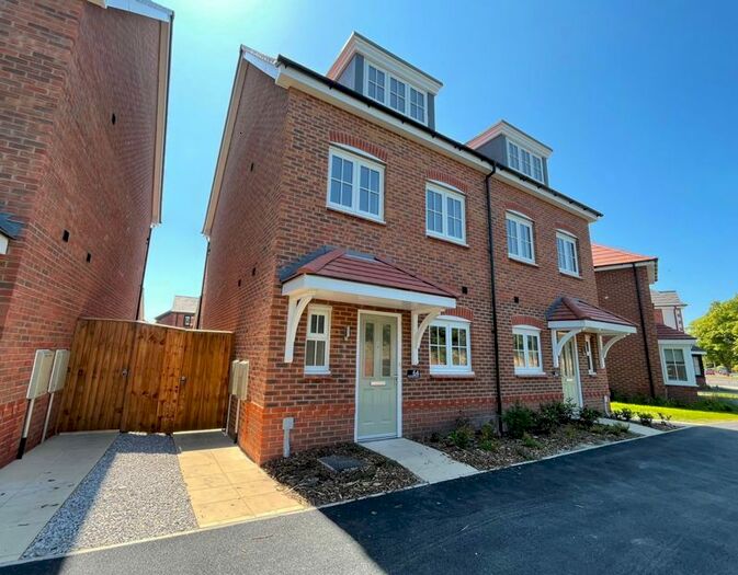 4 Bedroom Semi-Detached House To Rent In George Jackson Avenue, Holmes Chapel, Crewe, CW4