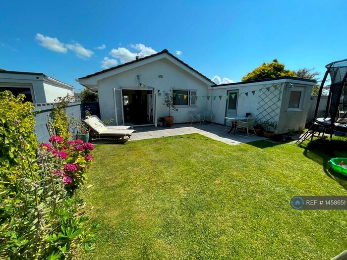 2 Bedroom Bungalow To Rent In Ffordd Caradog, Four Mile Bridge, LL65