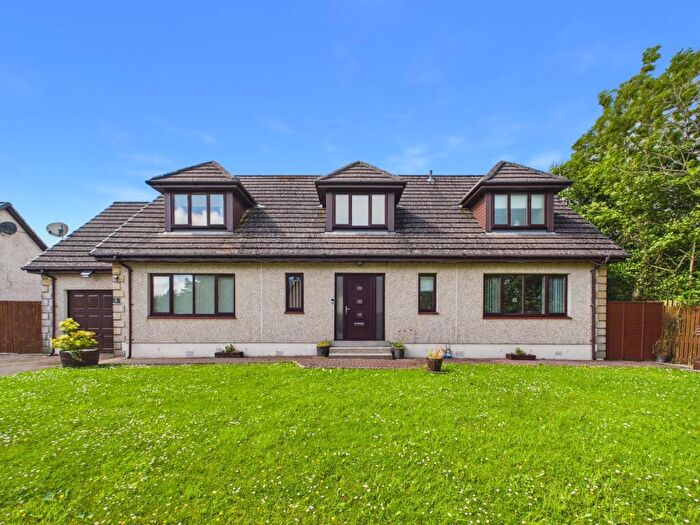 5 Bedroom Detached House For Sale In Glenburn Close, Airdrie, ML6