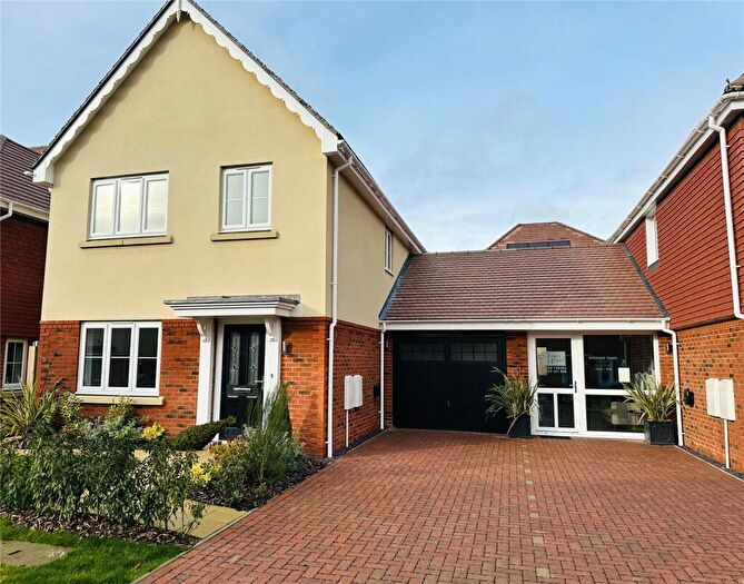 3 Bedroom Link Detached House To Rent In Castlefield, Preston, Hertfordshire, SG4
