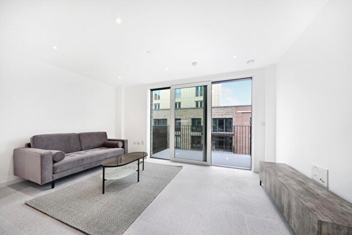 1 Bedroom Apartment To Rent In Cendal Crescent London, E1