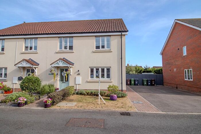 3 Bedroom Semi-Detached House For Sale In Burghwood Drive, Mileham, PE32
