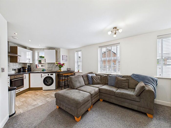 2 Bedroom Flat For Sale In Ashdown Court, Knottingley, WF11